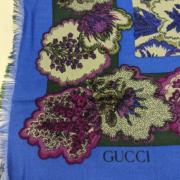 VINTAGE GUCCI SHAWL - Picture 1 of 4